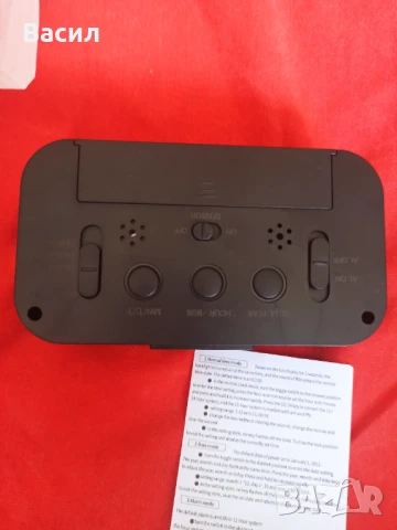 Настолен електронен часовник с аларма и термометър, снимка 3 - Други - 50928349