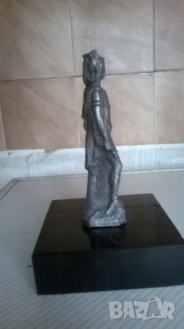 метална статуетка, снимка 3 - Антикварни и старинни предмети - 40421544