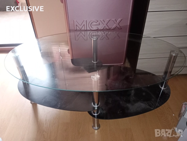 Холна масичка стъклена на 2 нива