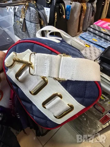 дамска чанта , снимка 4 - Чанти - 48690601