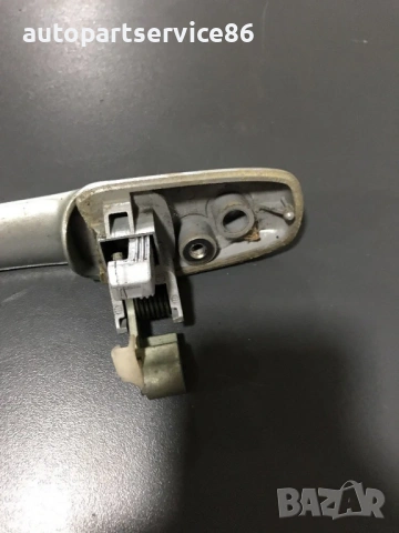 Предна лява външна дръжка на врата сребърен цвят за Mazda 6 2.0D (2002-2007), снимка 3 - Части - 53728797