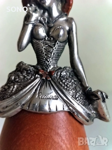 Много Рядка Посребрена Фигура - Дама Със Чадър, снимка 3 - Колекции - 53518288