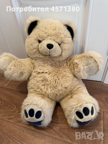 Голям плюшен мечок