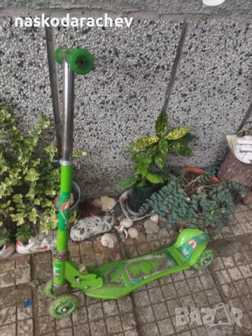 Тротинетка с 4 колела светещи, сгъваема , снимка 2 - Други спортове - 42688307