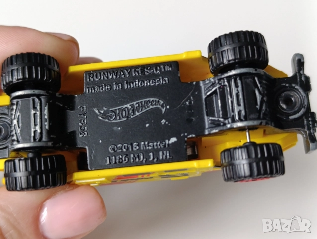 Hot Wheels Runway Res-Q – пожарен камион със стълба, снимка 5 - Колекции - 51915965