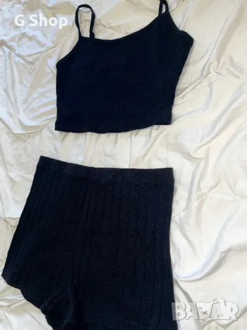 Късо спортно бюстие панталонки с джобче къс потник топ черно, снимка 5 - Спортни екипи - 49917383