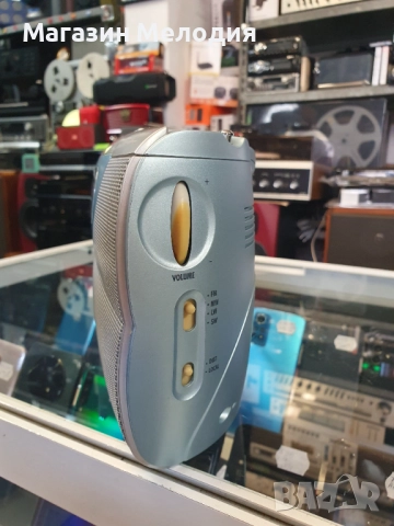 Радио Grundig Music Boy 71 В отлично техническо и визуално състояние.  Music Boy 71 - FM/RDS радио с, снимка 8 - Радиокасетофони, транзистори - 51125640