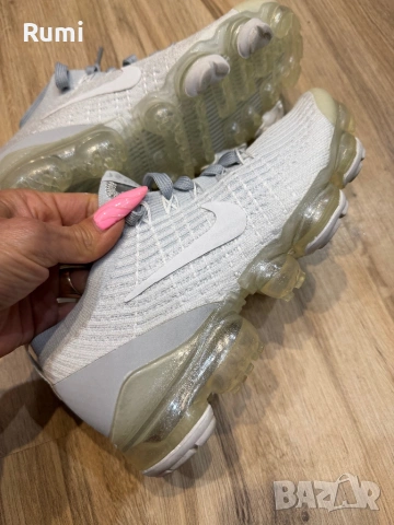 Оригинални маратонки Nike Air VaporMax Flyknit! 39 н, снимка 4 - Маратонки - 53761183