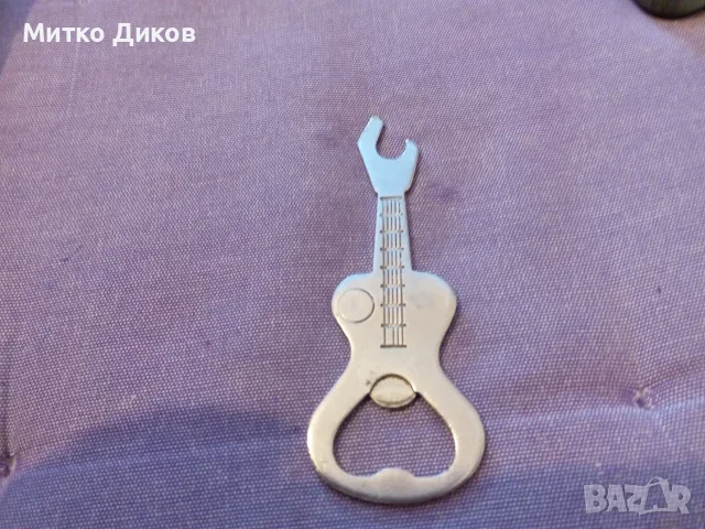 Метална отварачка винтидж  емайл маркирана Барселона 10см и китара отварачка, снимка 5 - Колекции - 37483501