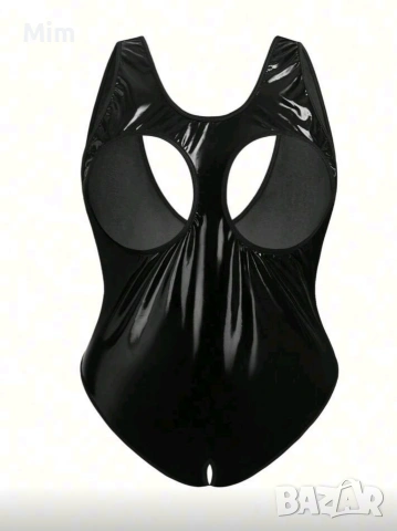 4XL Черно боди от лак /винил/с отворено дъно и бюст