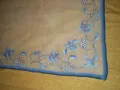 стара ръчно бродирана покривка  на батиста рядка находка, снимка 3