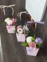 🌸Ново🌸Бюджетни кошнички със три сапунени рози за любимата учителка✍🏻💐, снимка 1 - Подаръци за жени - 41933335
