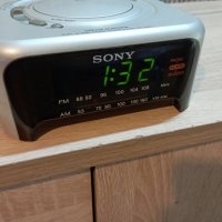 Радио Часовник "Sony" icf-C317, снимка 1 - Радиокасетофони, транзистори - 42660208