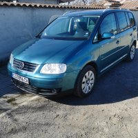 VW Touran 2.0 TDI, снимка 1 - Автомобили и джипове - 44434030