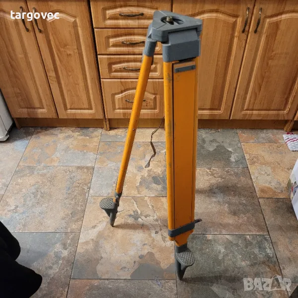 тринога за теодолит масивна карал цайс, снимка 1