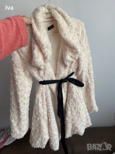 Пухено бяло палтенце, снимка 1