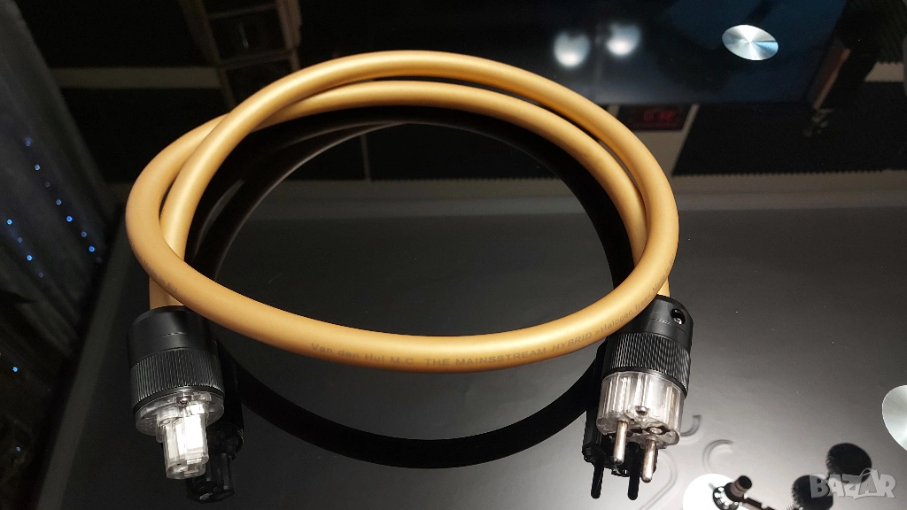Van Den Hul M.C. The Mainstream Hybrid Halogen Free Power Cable , снимка 1