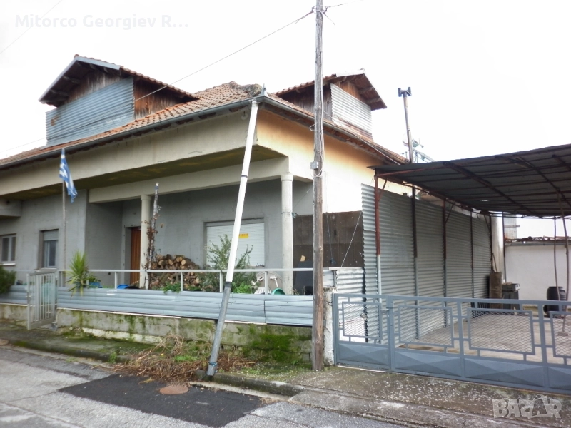 продаваме къща ,7 стаи ,2 оформени апартамента , снимка 1