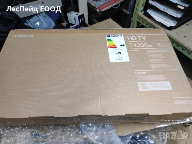 Samsung UE32T4305AE 81.3 cm (32") HD Smart TV Wi-Fi Черен, снимка 2 - Телевизори - 53508545