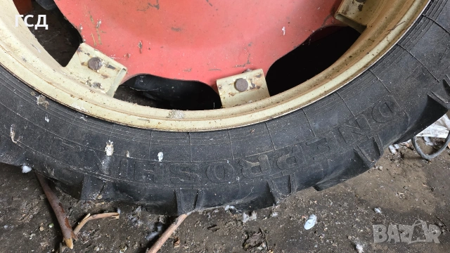 Тесни гуми с джанти предни и задни за Фенд варио модел Dneproshina 9.5 R42, снимка 2 - Гуми и джанти - 53588343