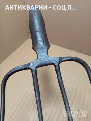 Соц Стара Кована Масивна Вила За Сено. Номер 579., снимка 7 - Антикварни и старинни предмети - 53168651