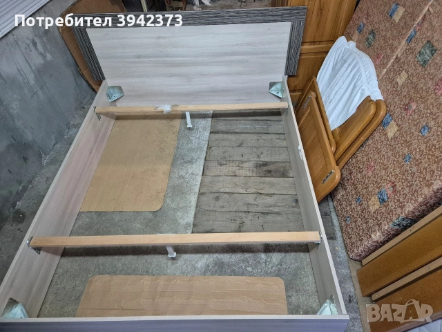 Спалня с матрак 