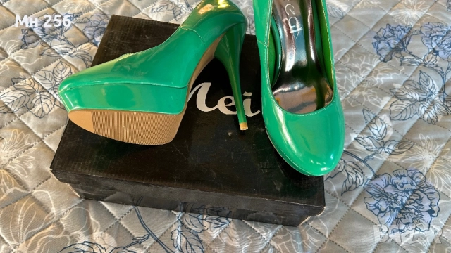 Обувки, снимка 6 - Дамски обувки на ток - 52613456