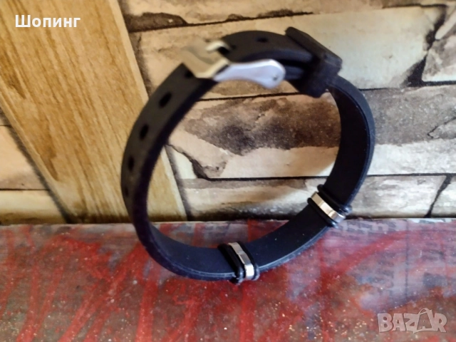 Стилна силиконова гривна