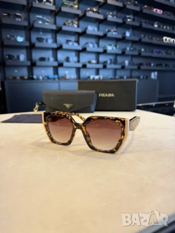 очила с черен обикновен калъф prada , снимка 2 - Слънчеви и диоптрични очила - 51293702