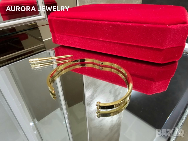 CARTIER Gold Love Classic Small Model Гривна с Отверка, снимка 6 - Гривни - 52830576