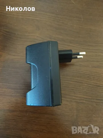 Продавам зарядно/адаптер за батерии тип дъвка (gum stick) за Mini Disc,Walkman, снимка 2 - Батерии, зарядни - 56110641