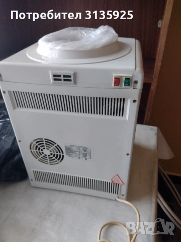 Продавам диспенсър за вода, снимка 2 - Други - 53730590
