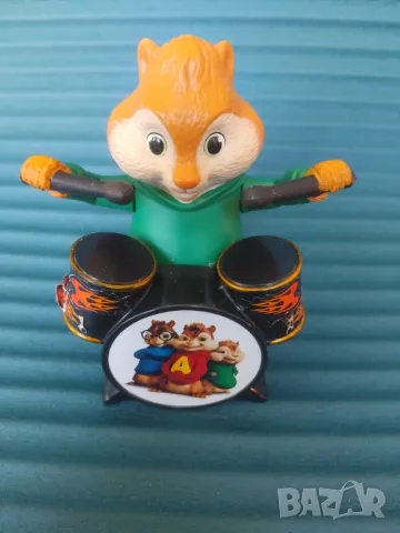 Алвин и Чипоносковците - оригинална играчка Макдоналдс / McDonald's, снимка 2 - Фигурки - 49885105