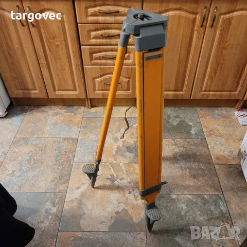 тринога за теодолит масивна карал цайс