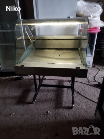 Мобилна хладилна витрина 