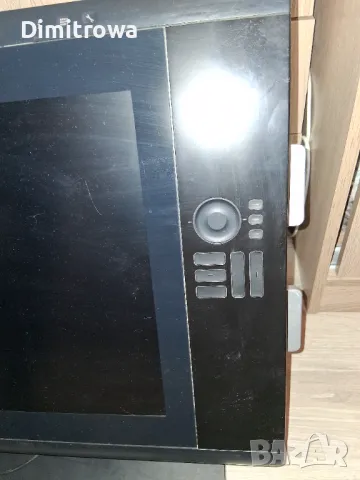 Графичен таблет Wacom Cintiq 24HD DTK-2400, снимка 16 - Друга електроника - 48982241