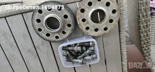 Фланци 5х100 и 5х112 / 20 мм в комплект с дълги болтове.