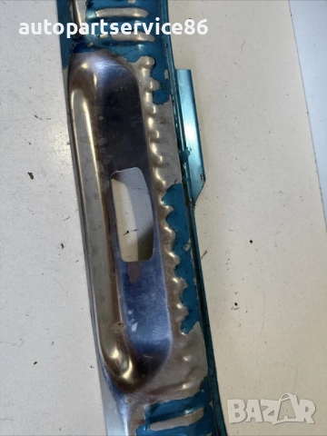 Задна хромирана декоративна лайсна на багажник за Peugeot 407 2.2 HDI (2007) 61297301, снимка 2 - Части - 53736620