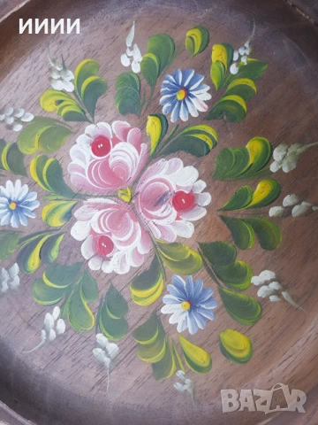 Картина в чиния