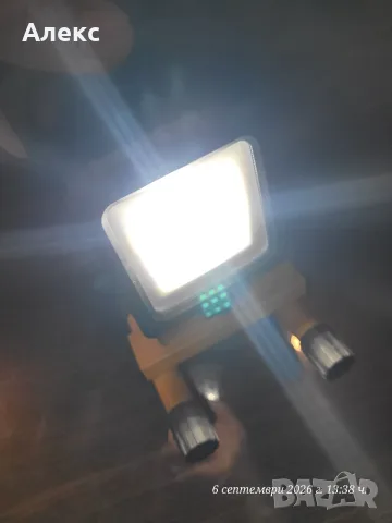 LED прожектор (работна лампа) върху жълта метална стойка. , снимка 2 - Прожектори - 55969970