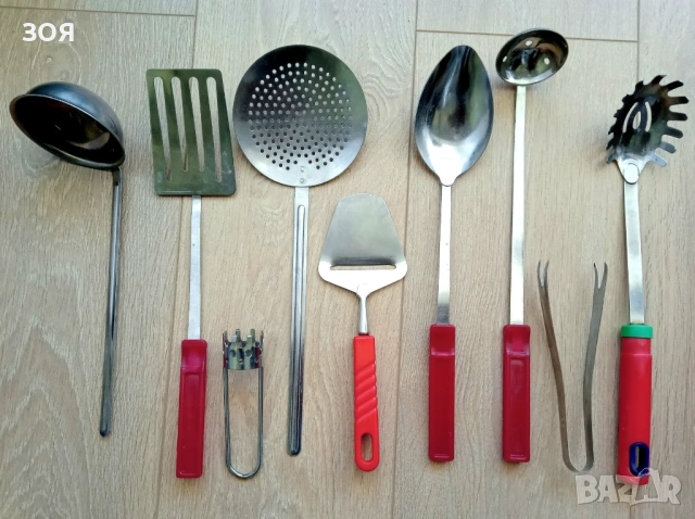 Комплект кухненски прибори.