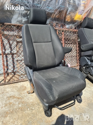 Седалки 2 к-та за Toyota Corolla Verso корола версо 04-09, снимка 3 - Части - 46318586