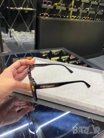 очила с черен обикновен калъф и ув защита ysl saint laurent, снимка 4 - Слънчеви и диоптрични очила - 51426649