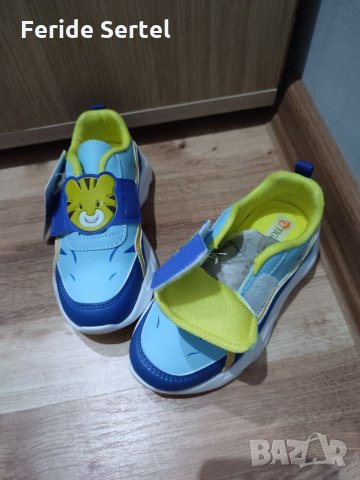 Нови маратонки - 25 номер , снимка 2 - Детски маратонки - 35691522