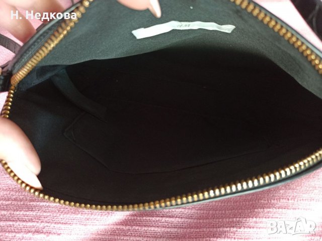 Малка черна чанта на H&M, снимка 3 - Чанти - 34235308