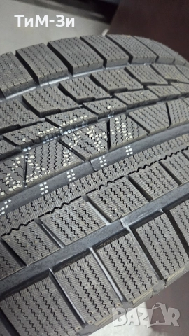 Зимни гуми 225/45R17, снимка 4 - Гуми и джанти - 52697701