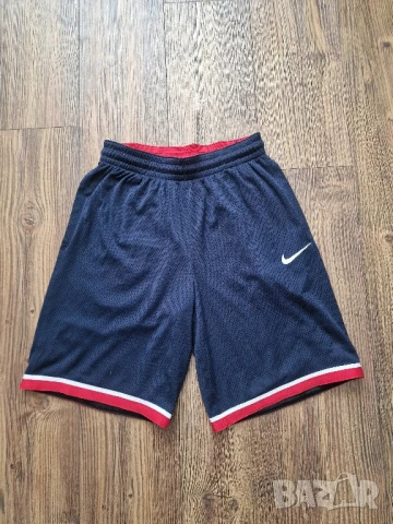Страхотни мъжки къси  панталони NIKE ,винтидж модел, размер М , снимка 1
