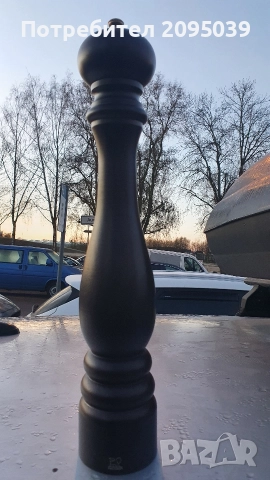 Мелница Peugeot дървена.