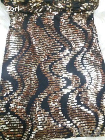 ВПЕЧАТЛЯВАЩА черна мини парти рокля цялата в златисти пайети, снимка 2 - Рокли - 41880891