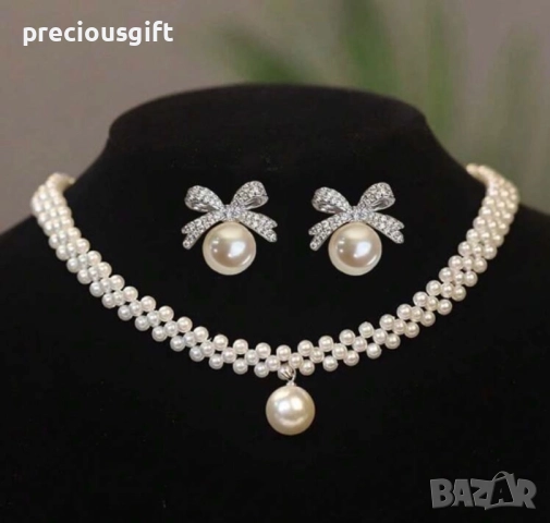 Комплект бижута с перли от две части - колие и обеци